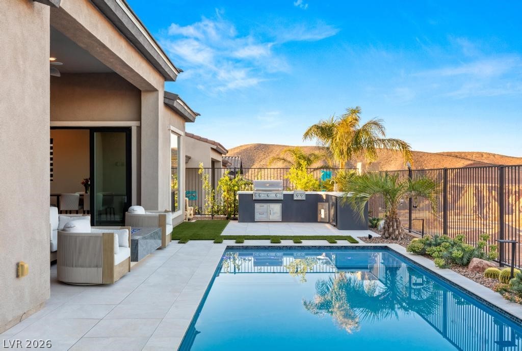 36 Thorn Creek Street