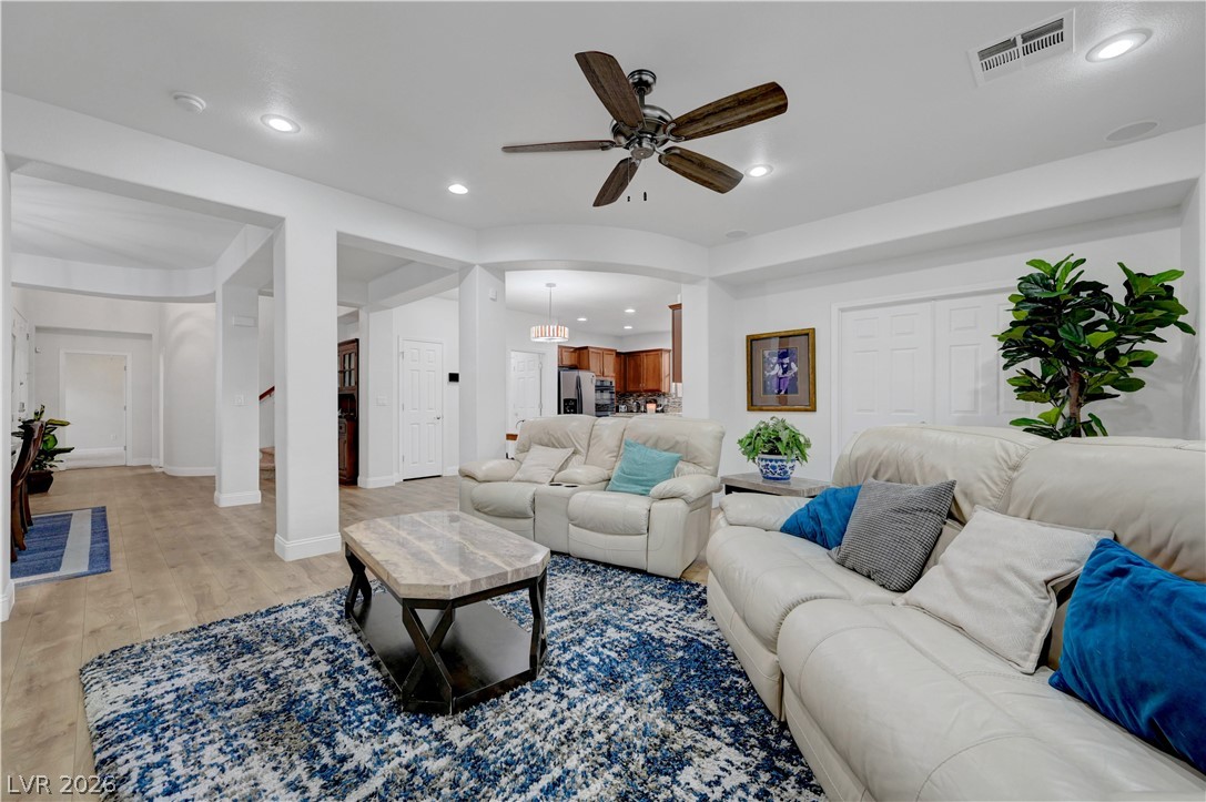 5627 Wedgefield Street