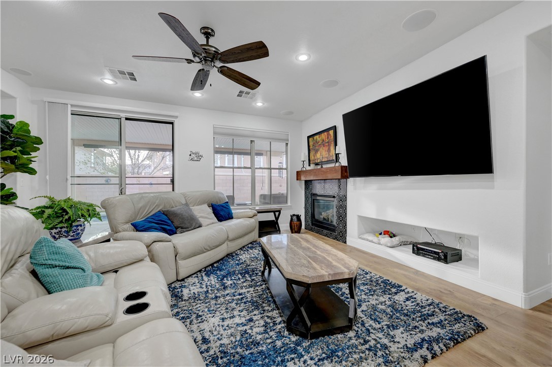 5627 Wedgefield Street