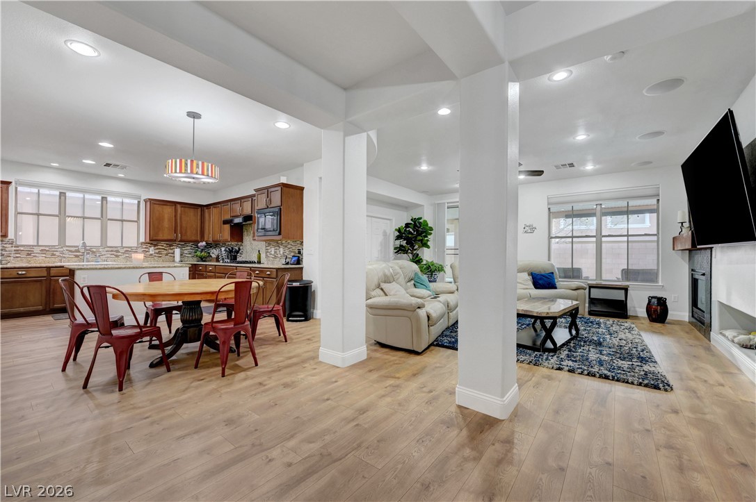 5627 Wedgefield Street