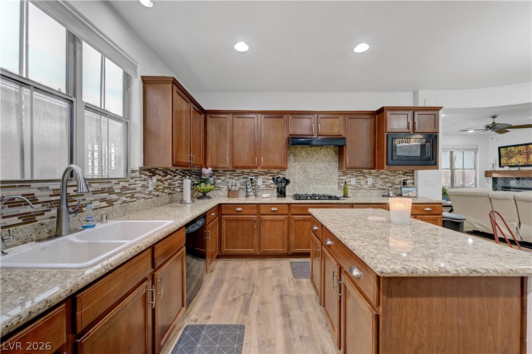 5627 Wedgefield Street