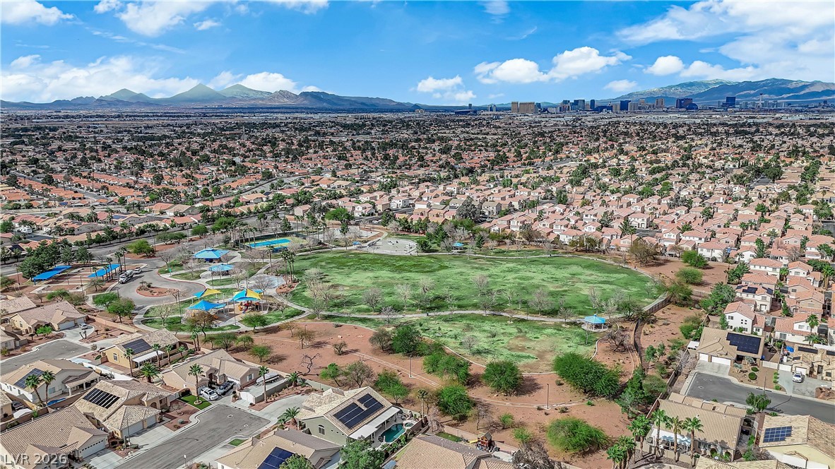 745 Diamond Bend Avenue