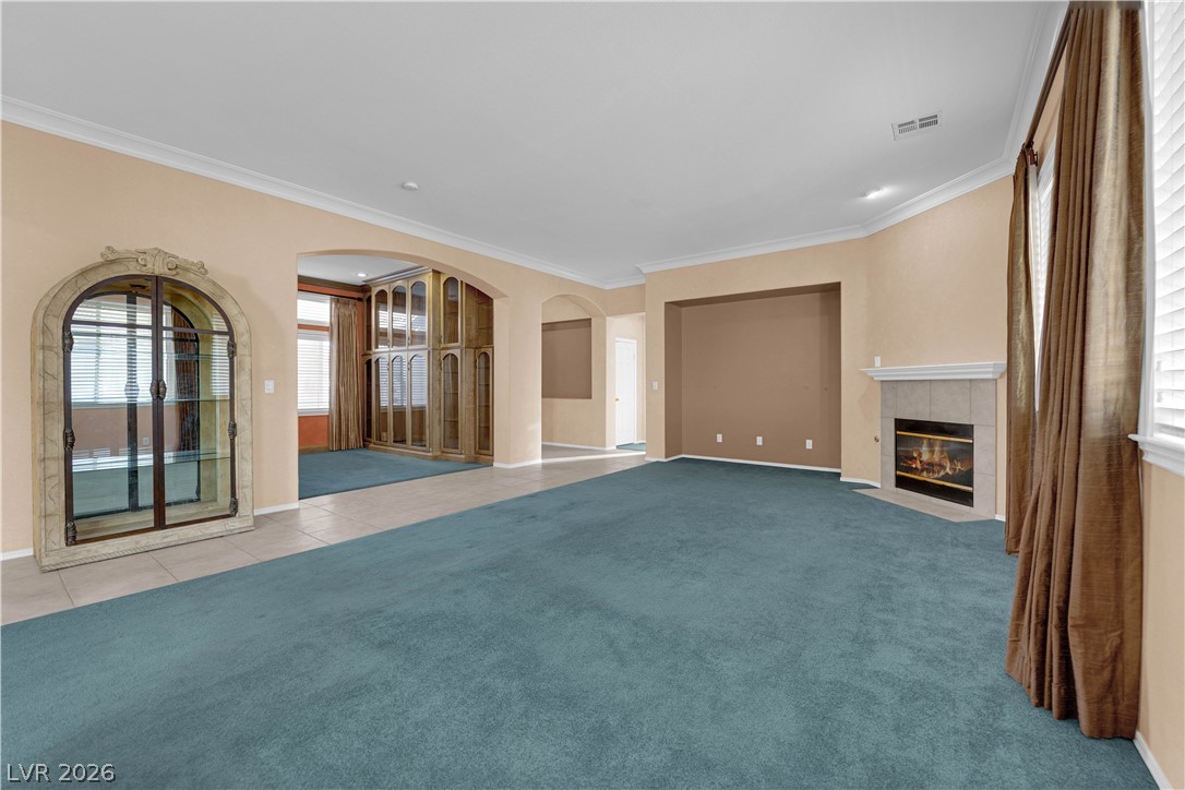 745 Diamond Bend Avenue