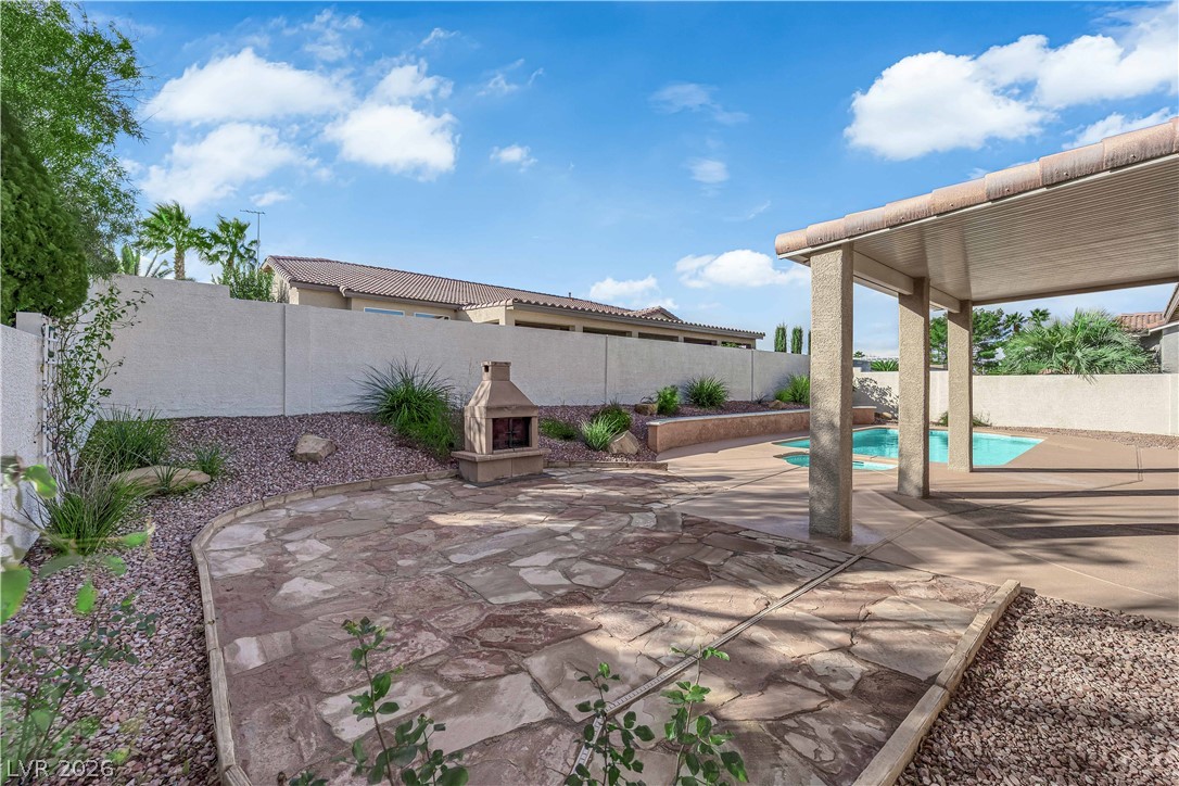 745 Diamond Bend Avenue