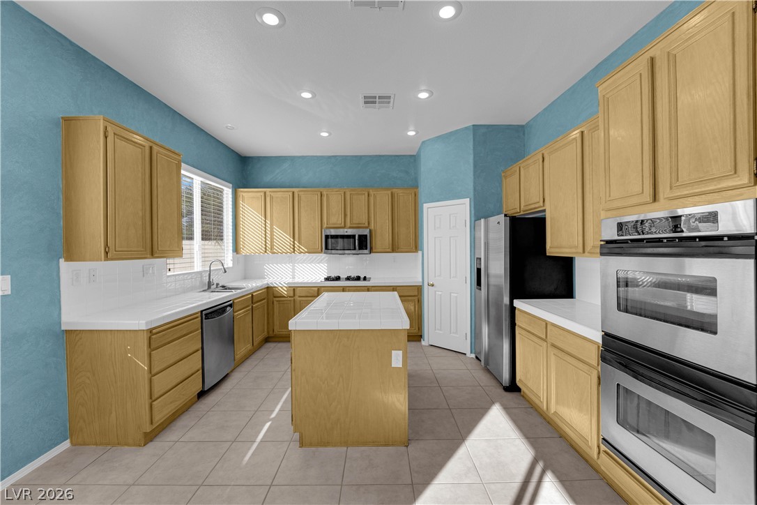 745 Diamond Bend Avenue