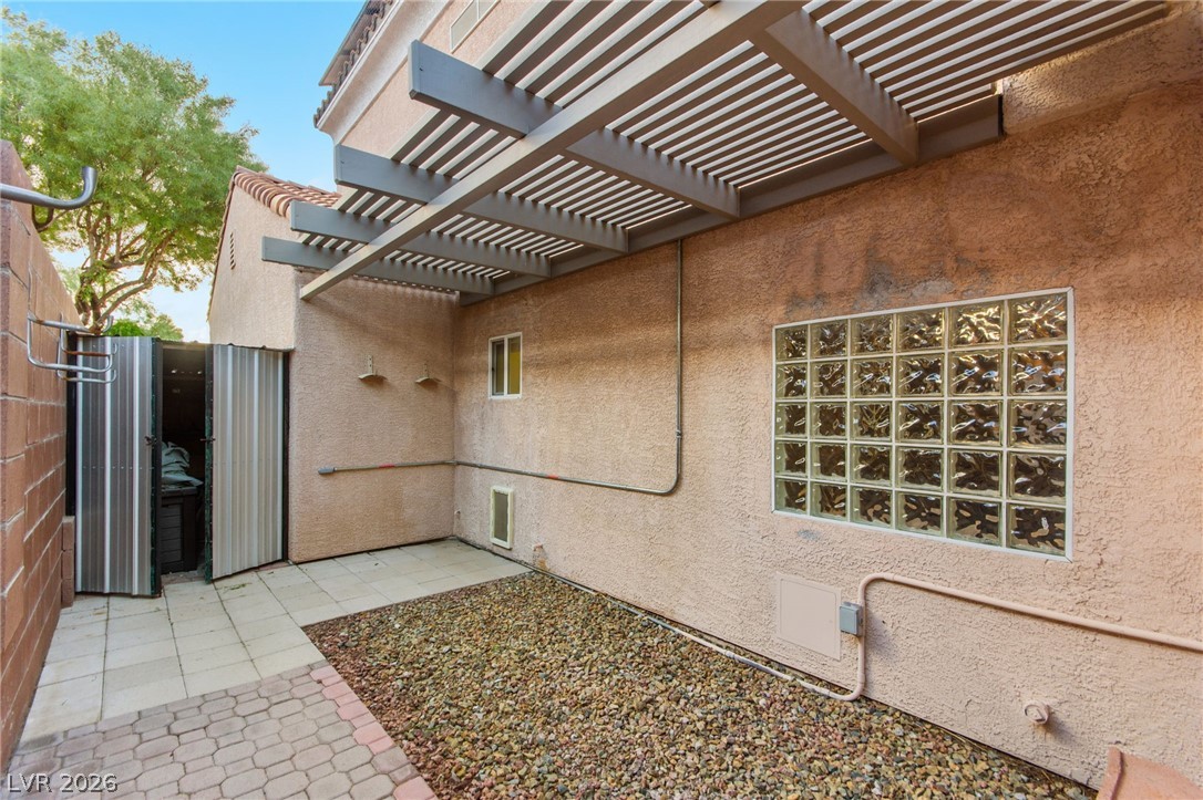 758 Ezzat Street