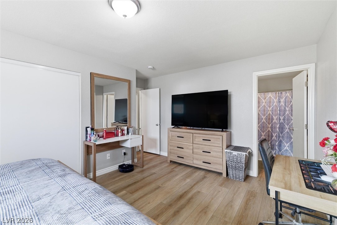 1323 West Bartlett Avenue