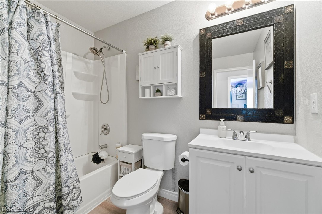 1323 West Bartlett Avenue