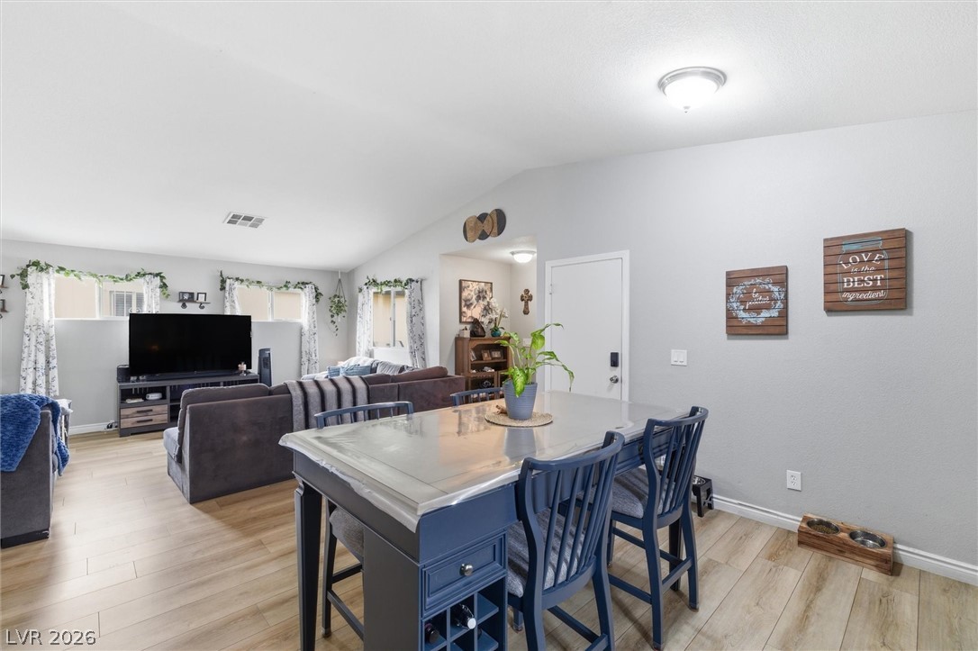 1323 West Bartlett Avenue