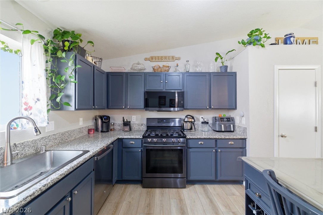 1323 West Bartlett Avenue