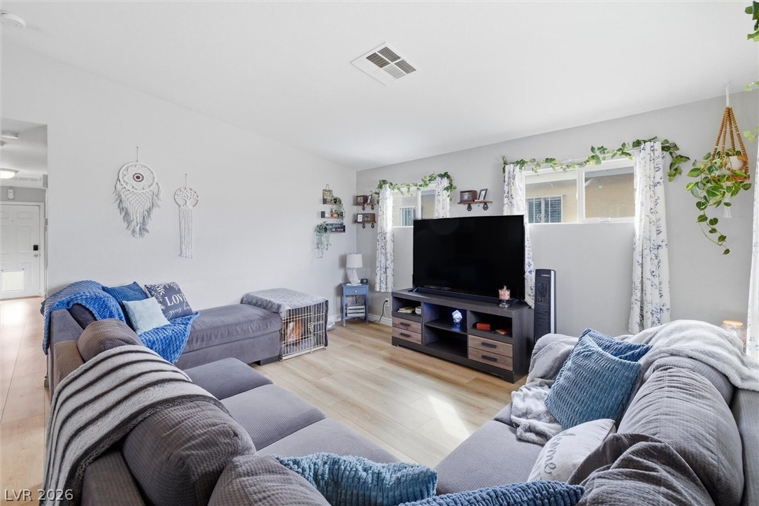 1323 West Bartlett Avenue