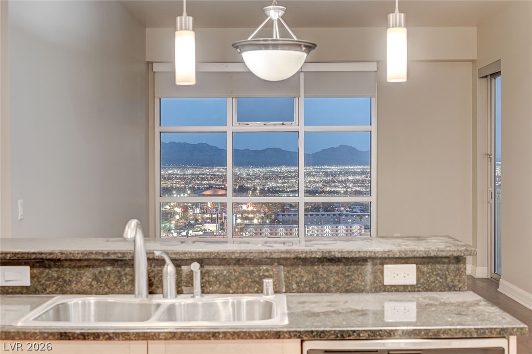 150 Las Vegas Boulevard 1716