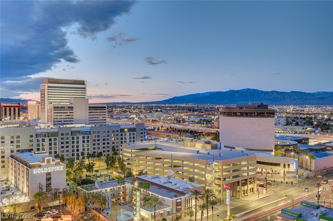 150 Las Vegas Boulevard 1716