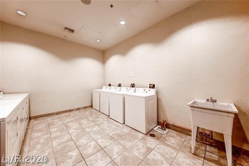 135 East Harmon Avenue 1703