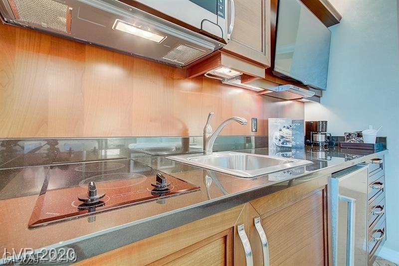 135 East Harmon Avenue 1703