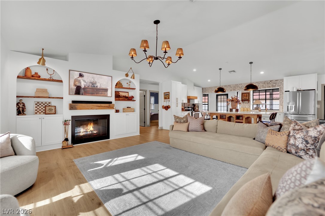 6422 West Mesa Vista Avenue