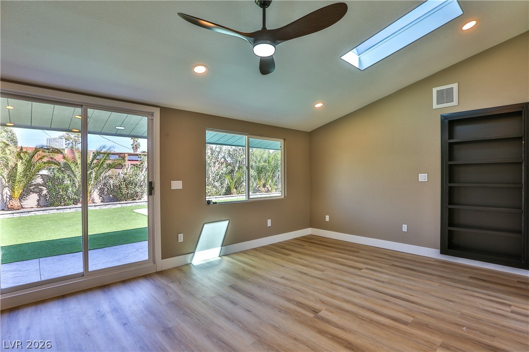 547 Ellen Way