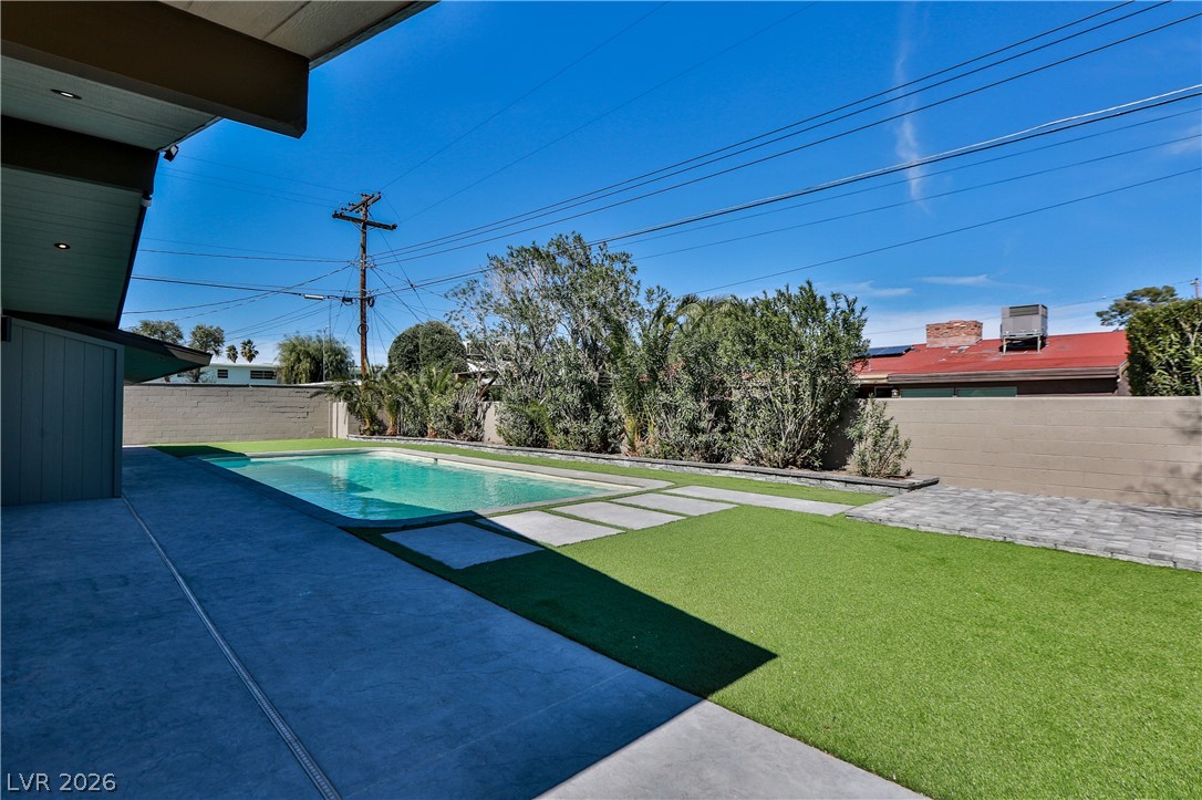 547 Ellen Way