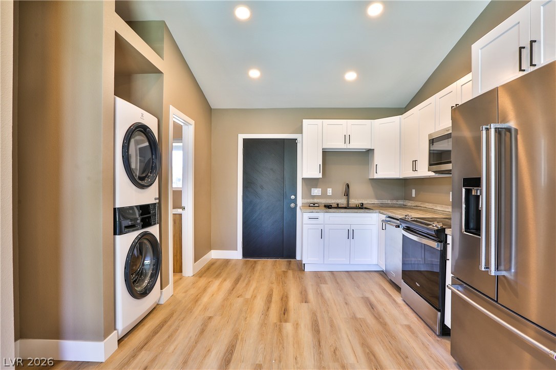 547 Ellen Way