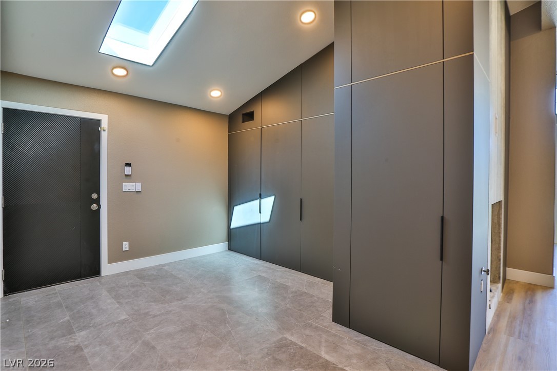 547 Ellen Way