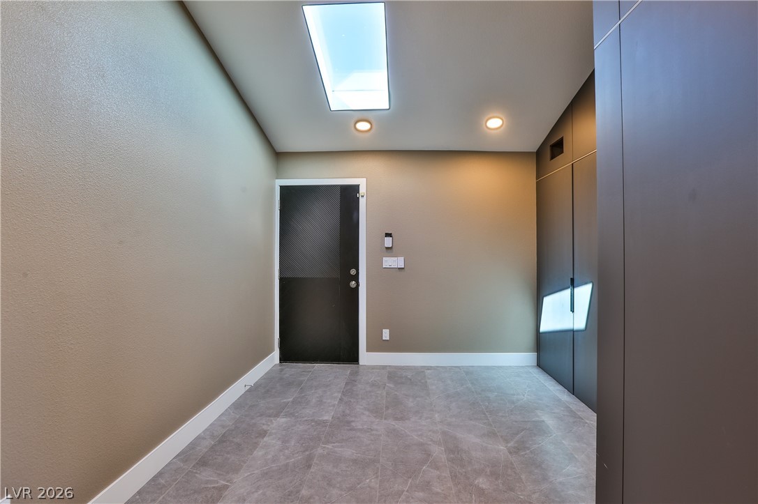 547 Ellen Way