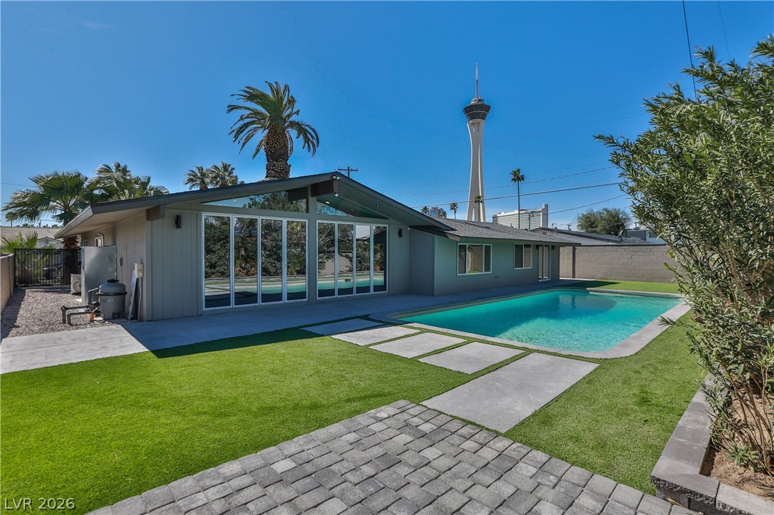 547 Ellen Way