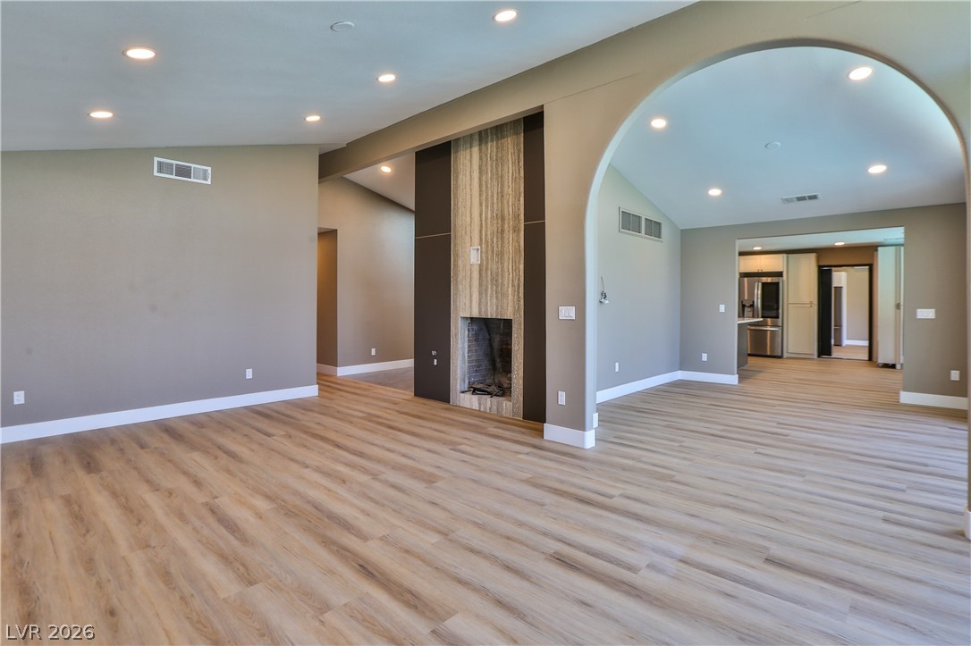 547 Ellen Way