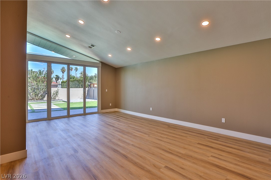 547 Ellen Way