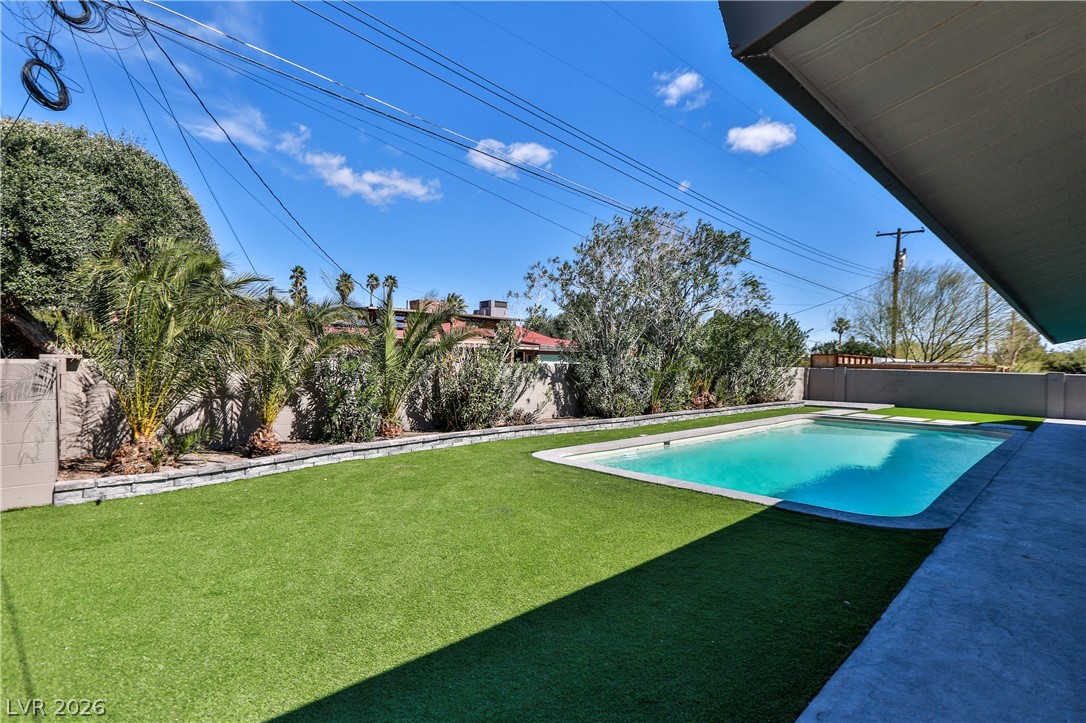 547 Ellen Way