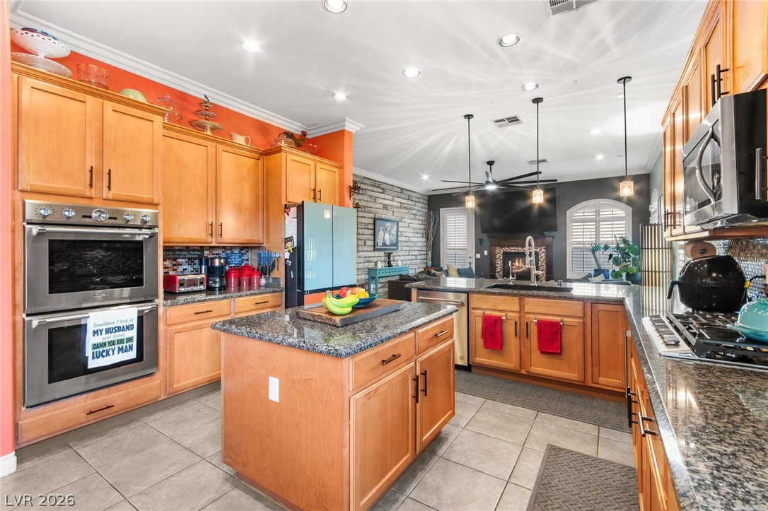 8066 Villa Del Viento Drive