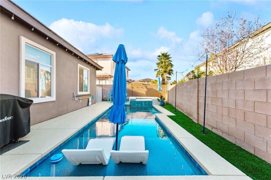 8066 Villa Del Viento Drive