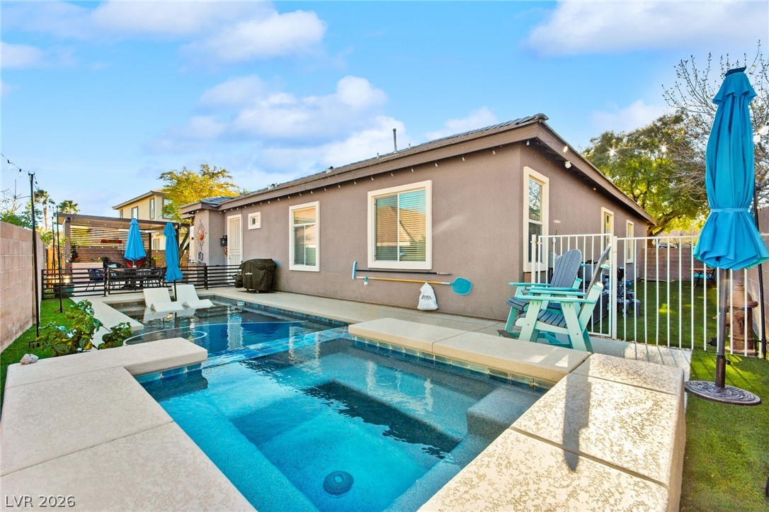 8066 Villa Del Viento Drive