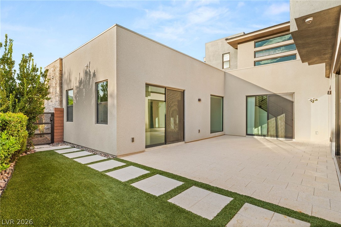 15 Gemstar Lane