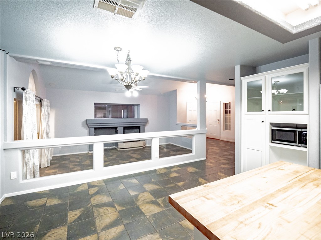 7535 Jacaranda Leaf Street