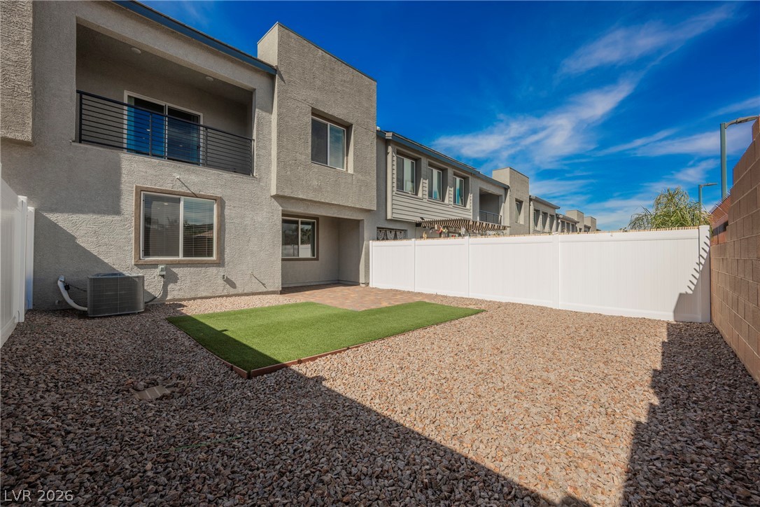 1048 Gabriela Ridge Lane