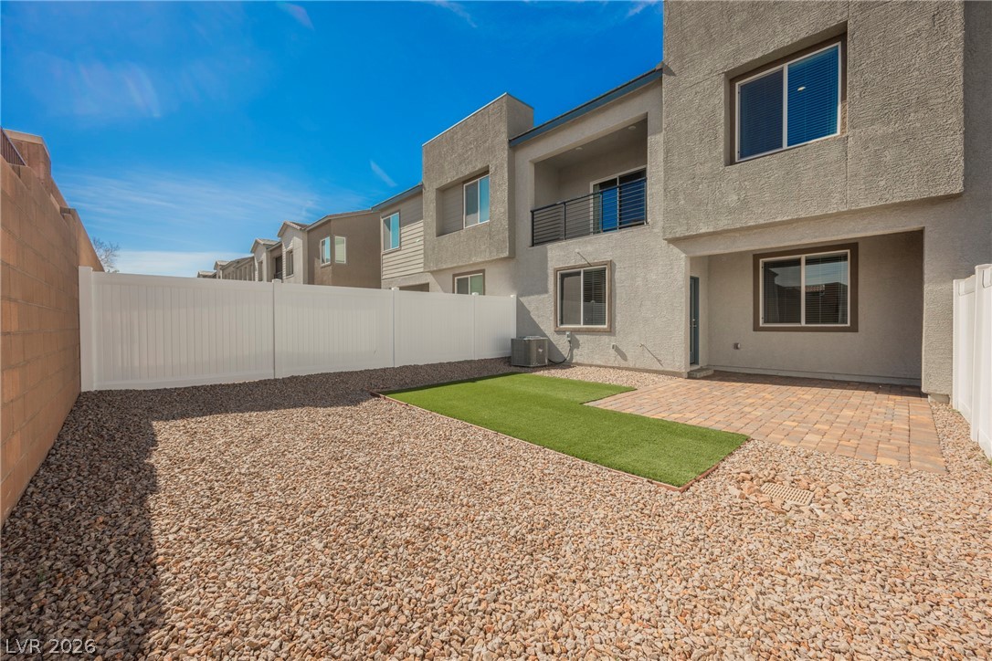 1048 Gabriela Ridge Lane