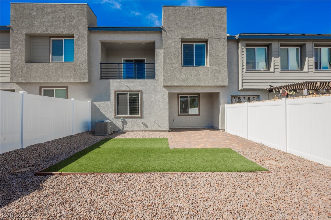 1048 Gabriela Ridge Lane