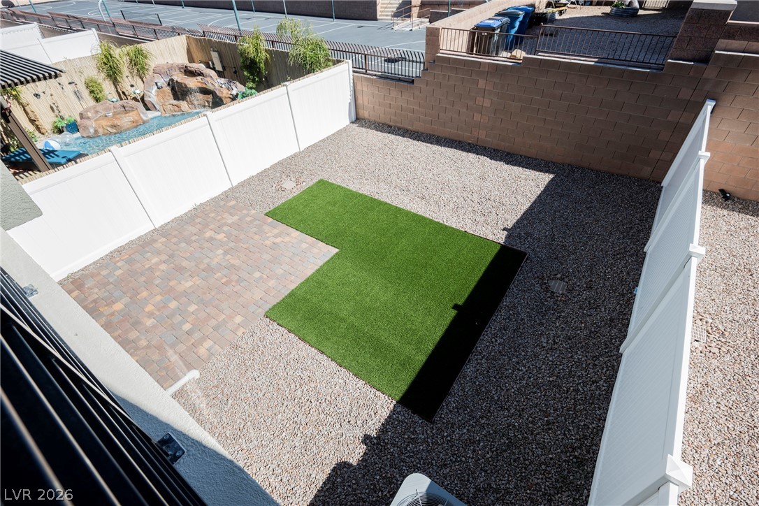 1048 Gabriela Ridge Lane