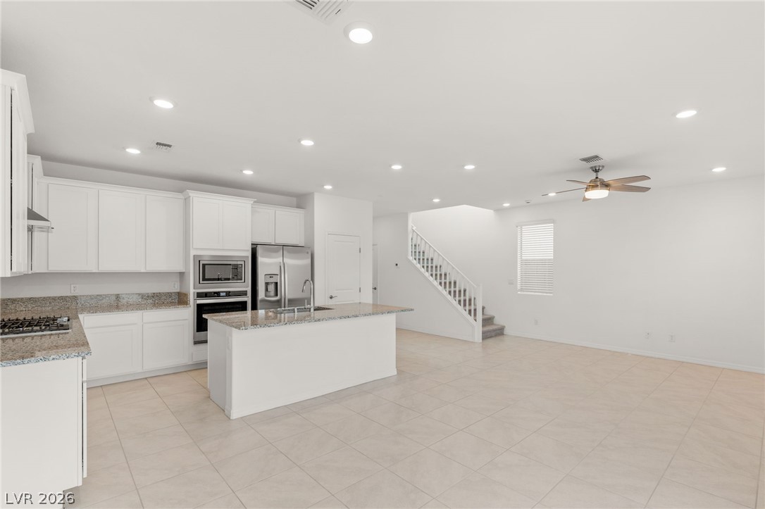 7973 Adelaide Hills Street