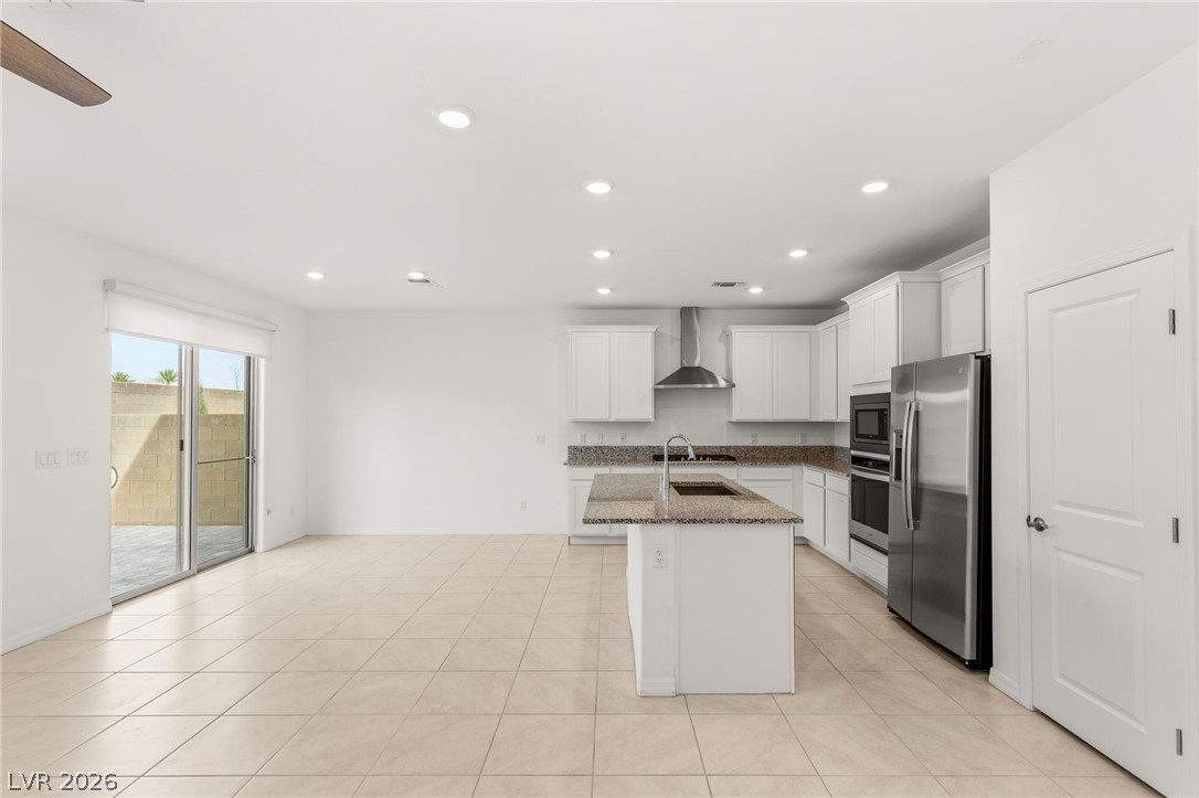 7973 Adelaide Hills Street