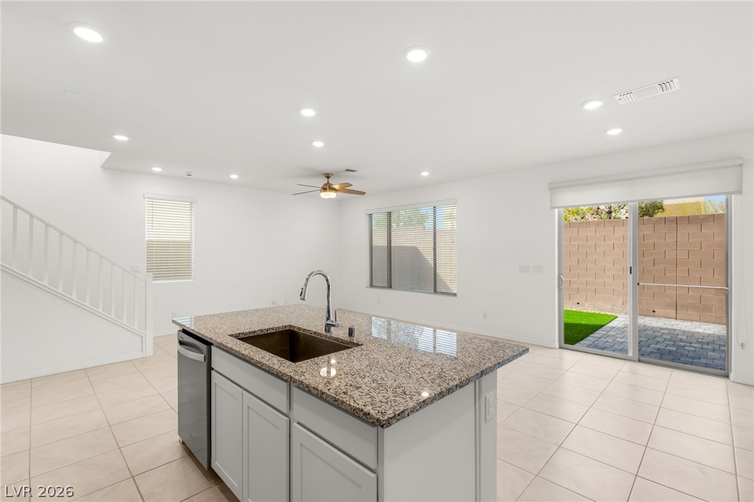 7973 Adelaide Hills Street