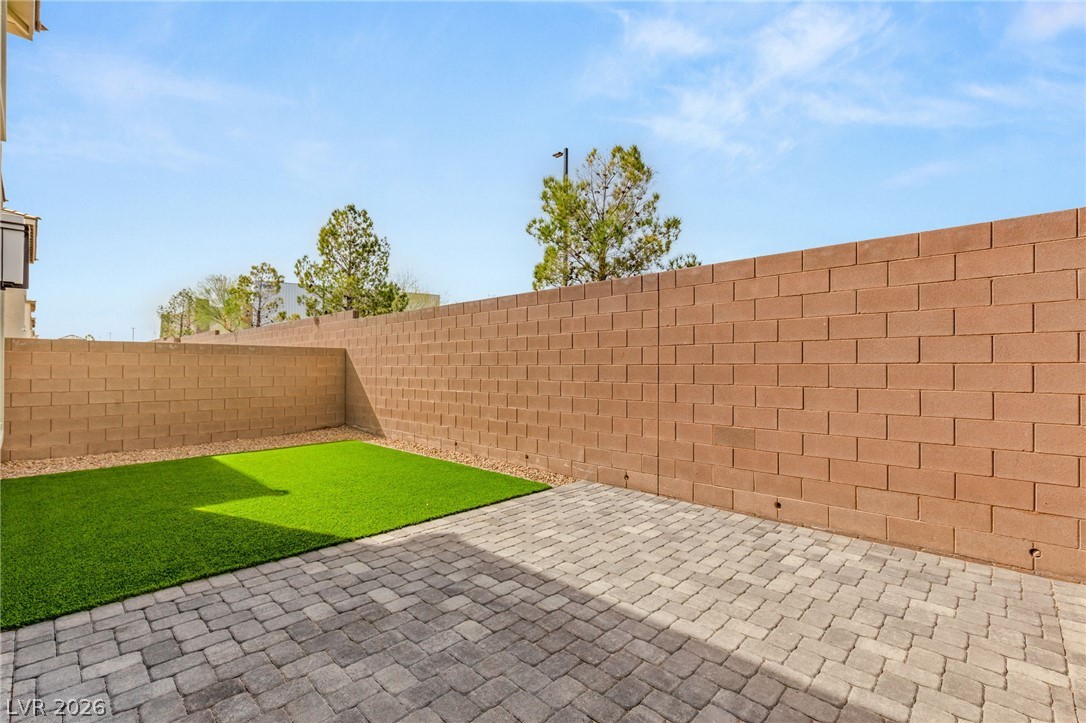 7973 Adelaide Hills Street