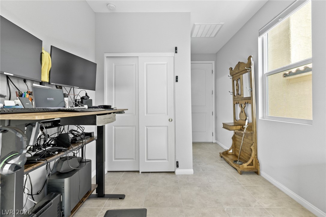 10786 Rockvale Falls Avenue