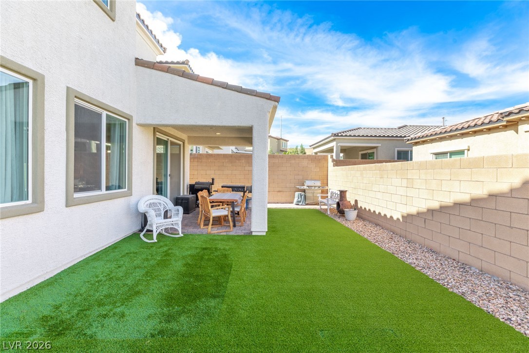 10786 Rockvale Falls Avenue