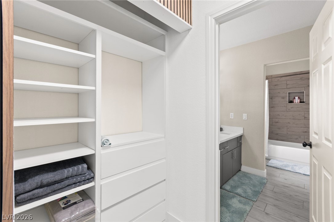 4198 Abernethy Forest Place