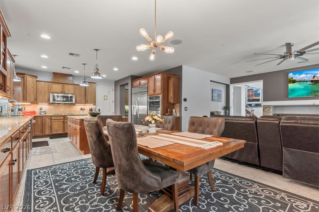 7001 Via Locanda Avenue