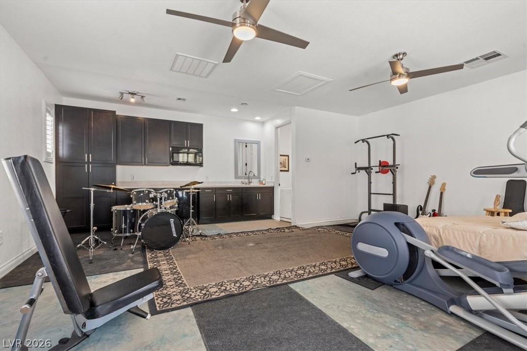 7001 Via Locanda Avenue