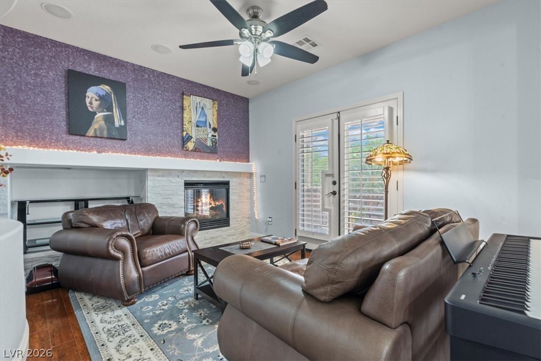 7001 Via Locanda Avenue