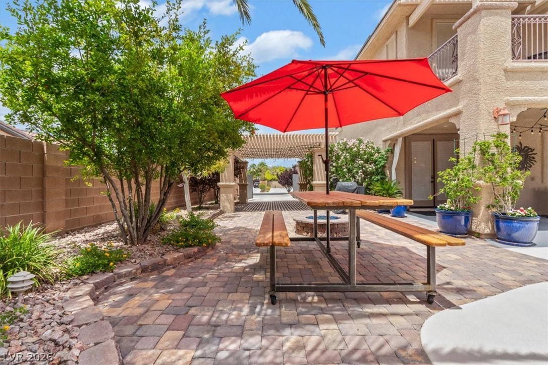 7001 Via Locanda Avenue