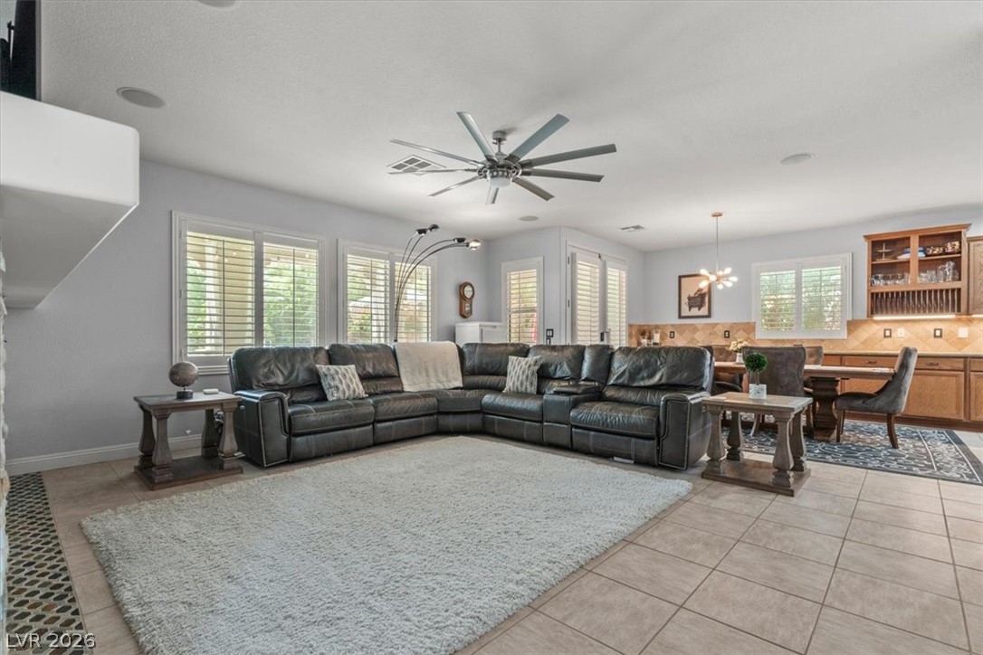 7001 Via Locanda Avenue
